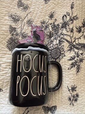 New Hocus Pocus large mug with topper witch on broomstick purple moon Rae Dunn